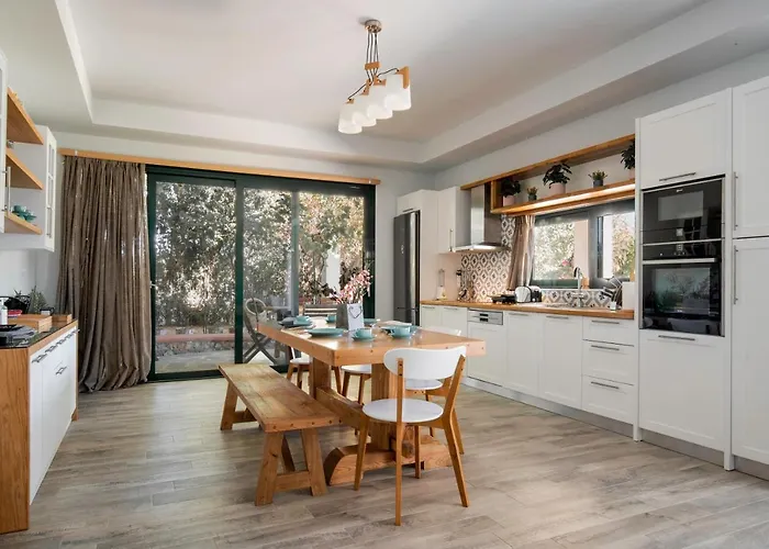 Heliophos Aitheria 빌라