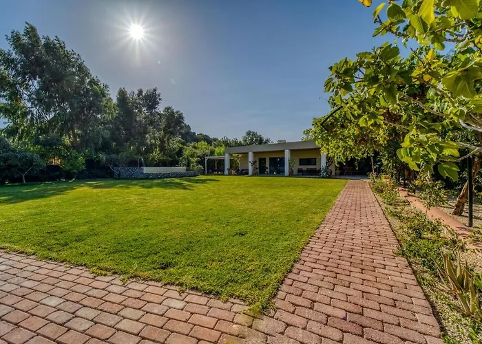 Heliophos Aitheria 빌라 키오타리