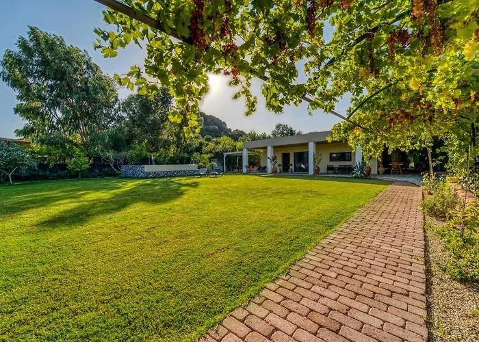 Heliophos Aitheria 빌라 키오타리